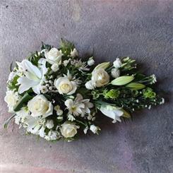 Classic White and Cream Spray S160