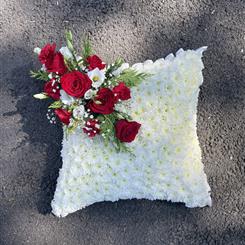 Cushion based red &amp; white