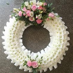 White and blush wreath W172