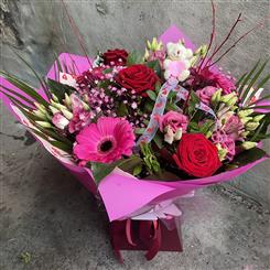 Sweetheart Teddy &amp; Roses Bouquet