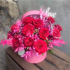 Luxury Love Hatbox 12 Red Roses